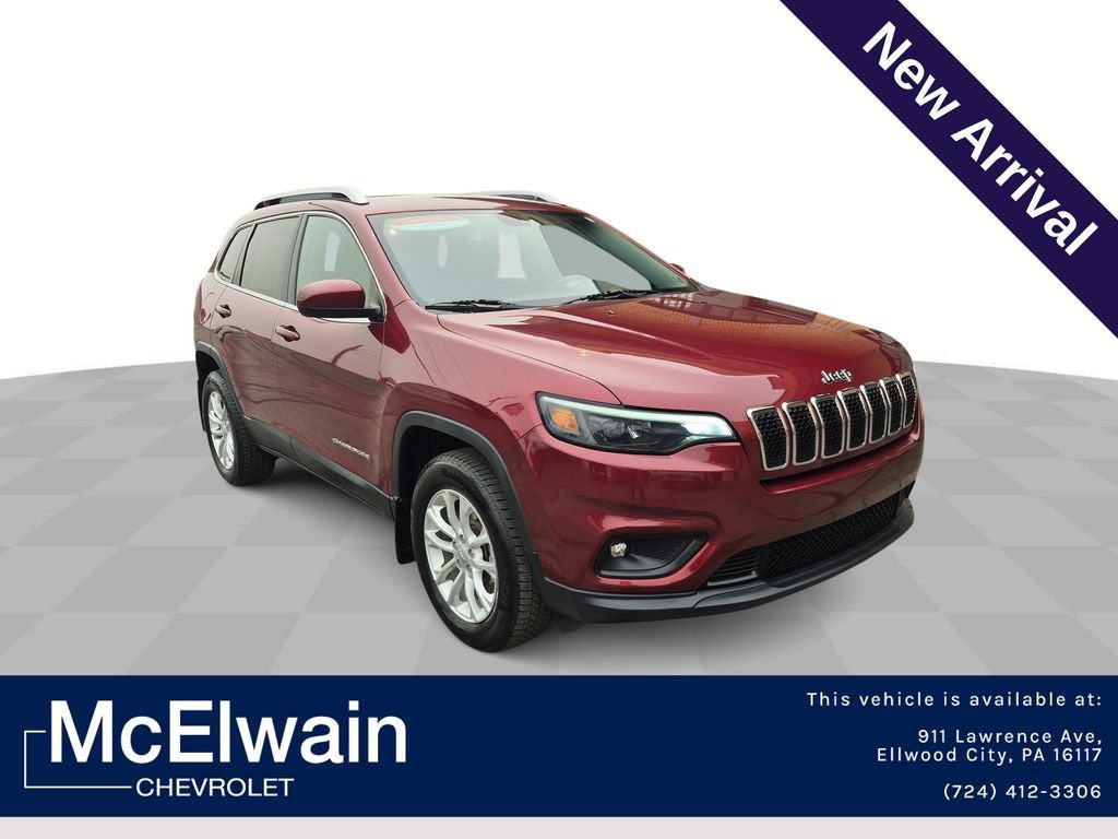 2019 Jeep Cherokee Latitude 4x4 in Red — front three-quarter view